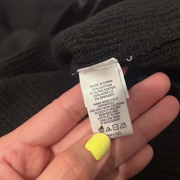 1.State Cross Neck Cold Shoulder Black Top Sweater Plus Size 1X BRAND N… - Picture 8 of 8